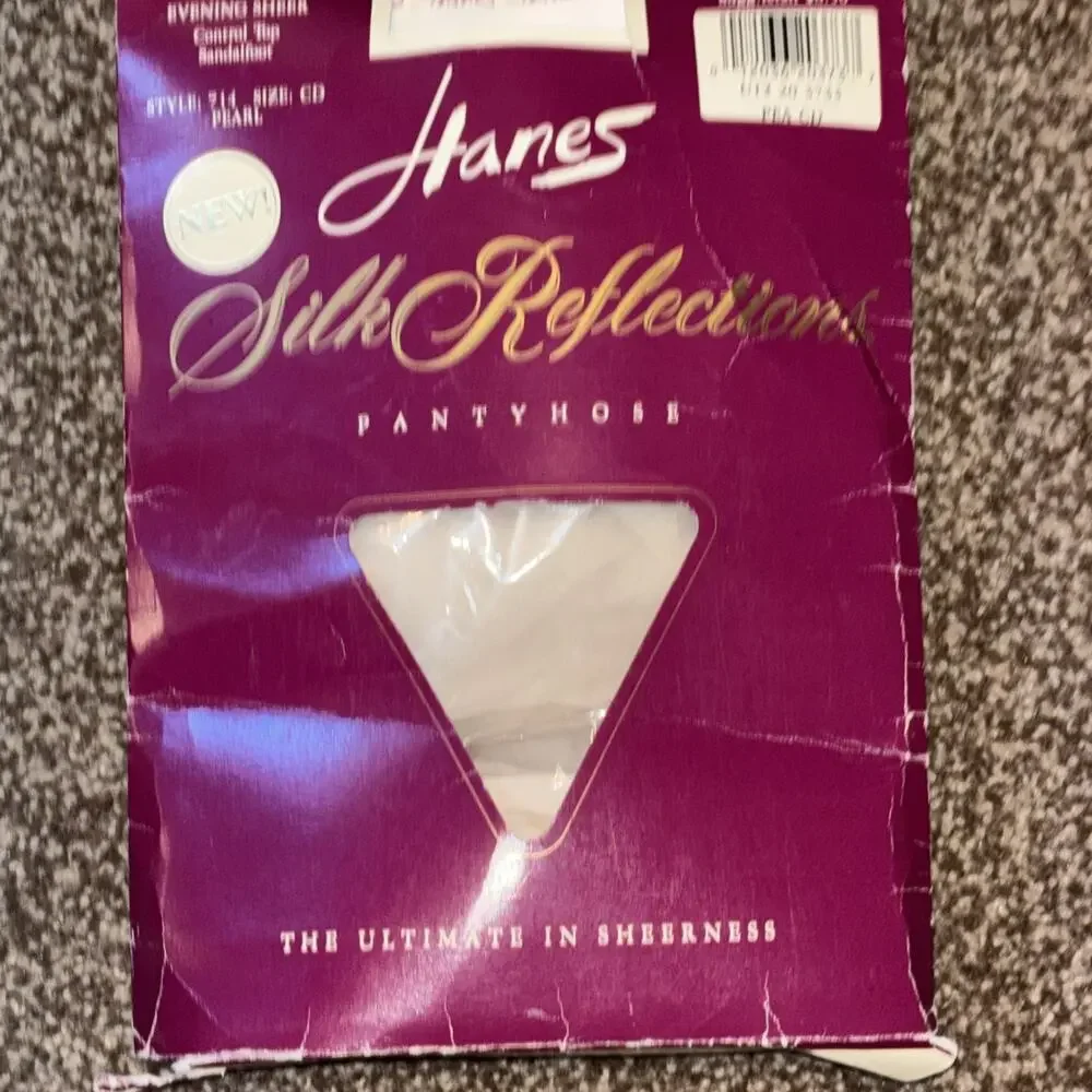 Hanes Silk Reflections Size CD Silky Sheer Pantyhose - Sandalfoot Pearl